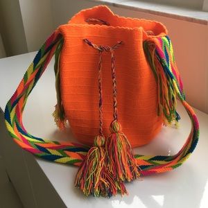 New hand-made Colombian Wayuu cross-over bag